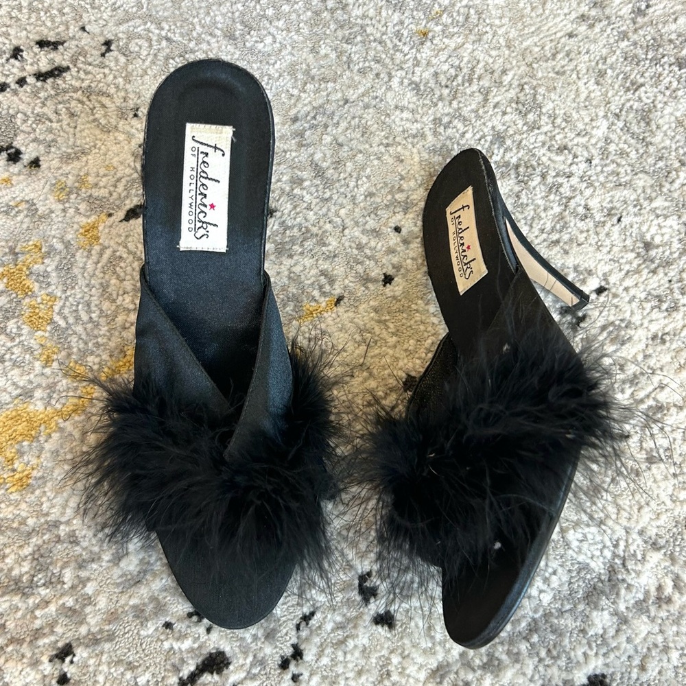 Frederick's of Hollywood Black Feathered Slippers